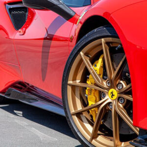 Body: Capristo carbon fiber dorpelset inclusief vleugels voor Ferrari 488 Pista